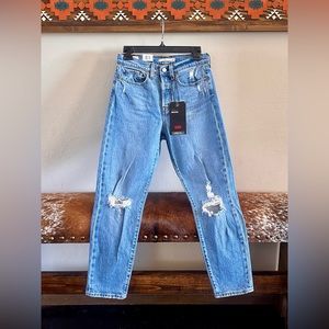 NWT Levi’s Wedgie Icon Fit Ankle Jeans